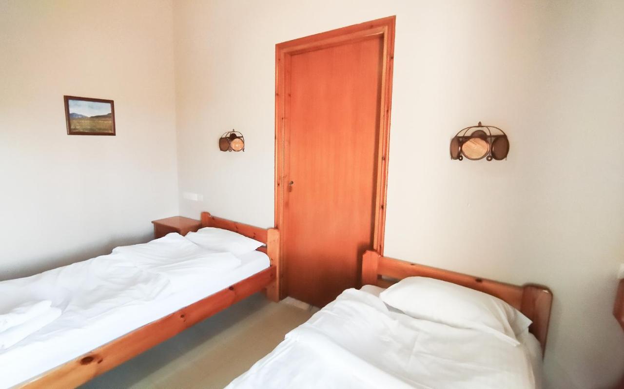 Yannis Hotel Krinidhes Exterior photo