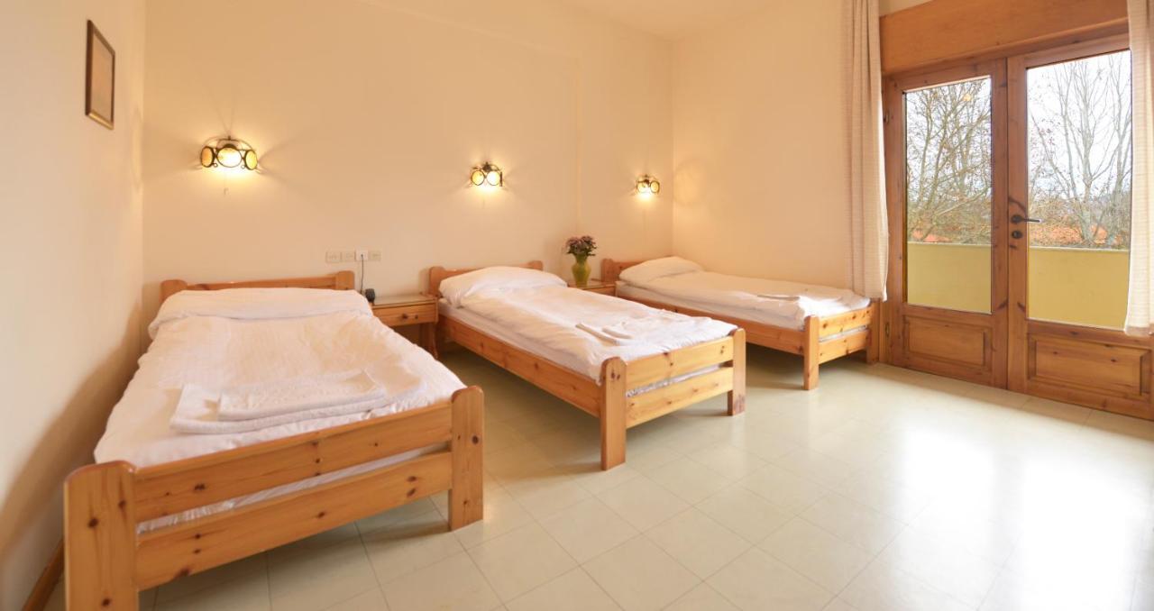 Yannis Hotel Krinidhes Exterior photo