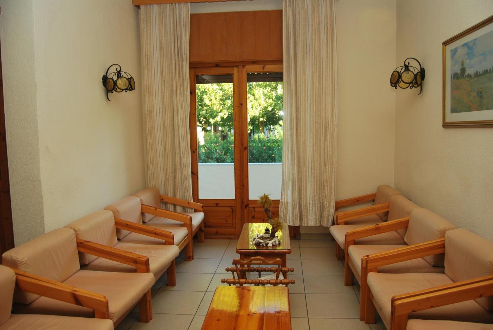 Yannis Hotel Krinidhes Exterior photo