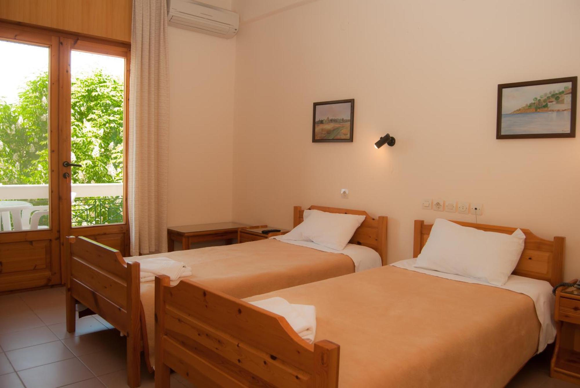 Yannis Hotel Krinidhes Exterior photo