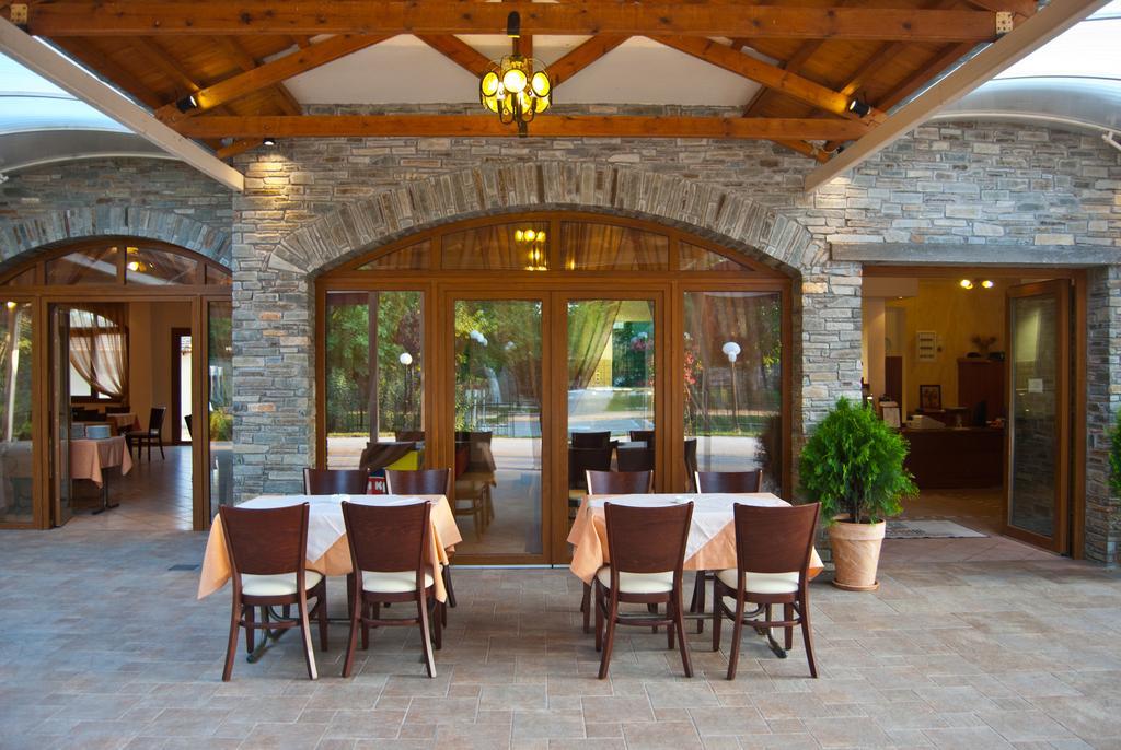Yannis Hotel Krinidhes Exterior photo
