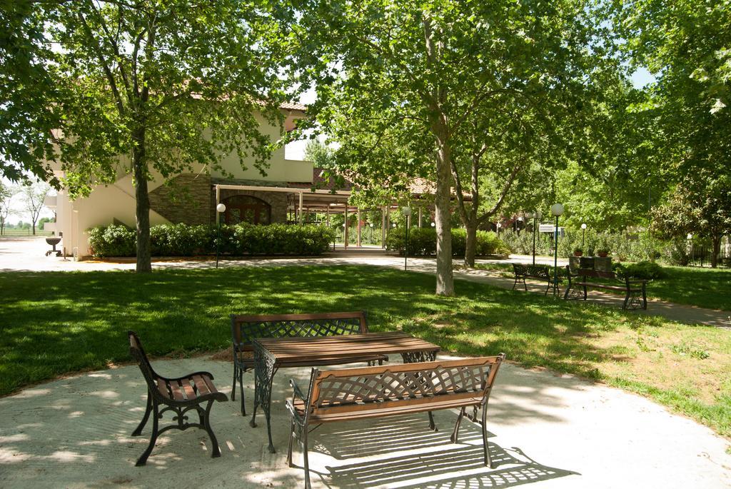 Yannis Hotel Krinidhes Exterior photo