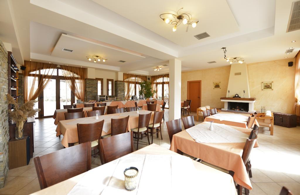Yannis Hotel Krinidhes Exterior photo