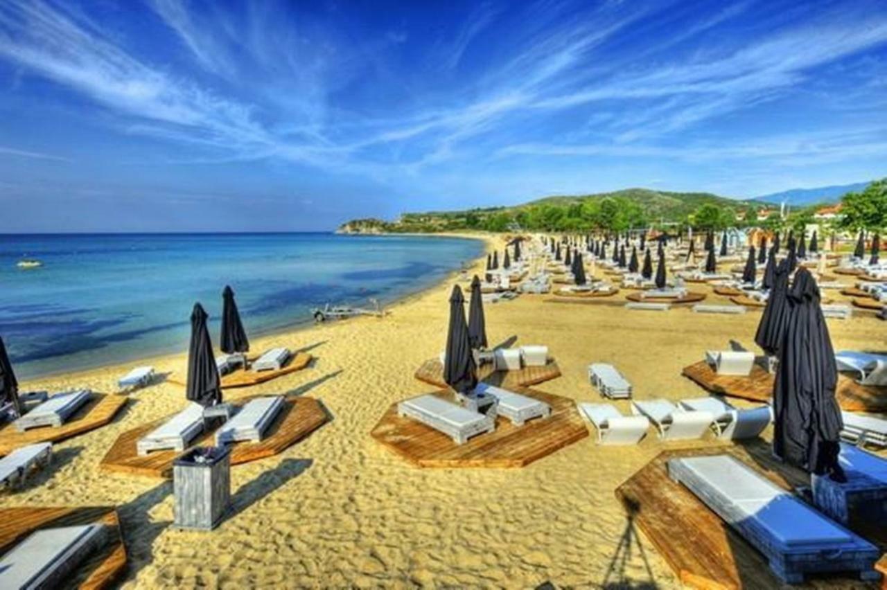 Yannis Hotel Krinidhes Exterior photo